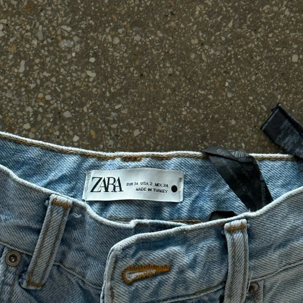 Zara jeans great cond - Picture 3 of 4